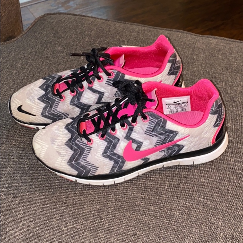 Nike Chevron